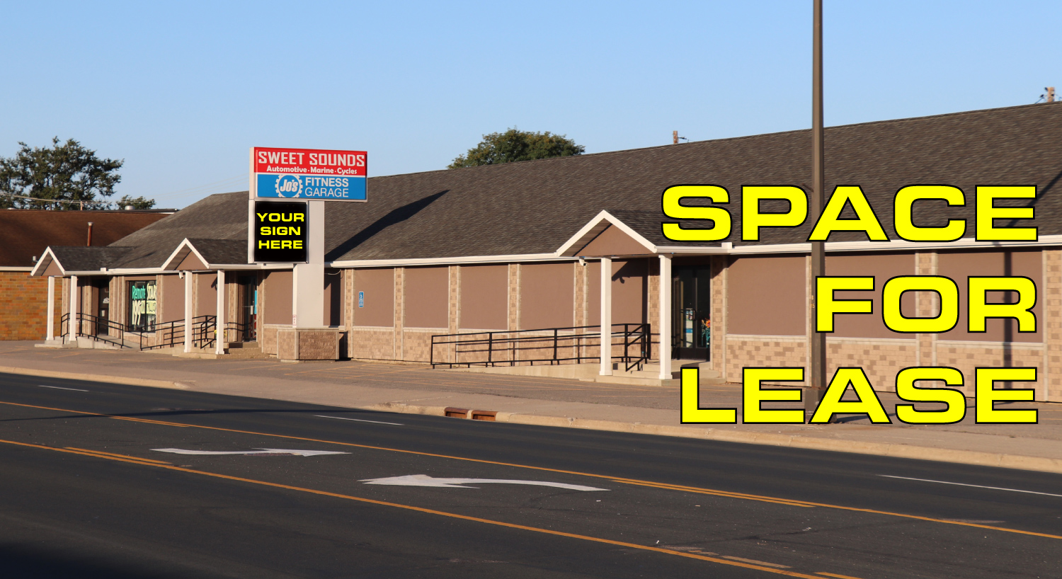 Beautiful Commercial Retail Space on busy North Riverfront Dr in