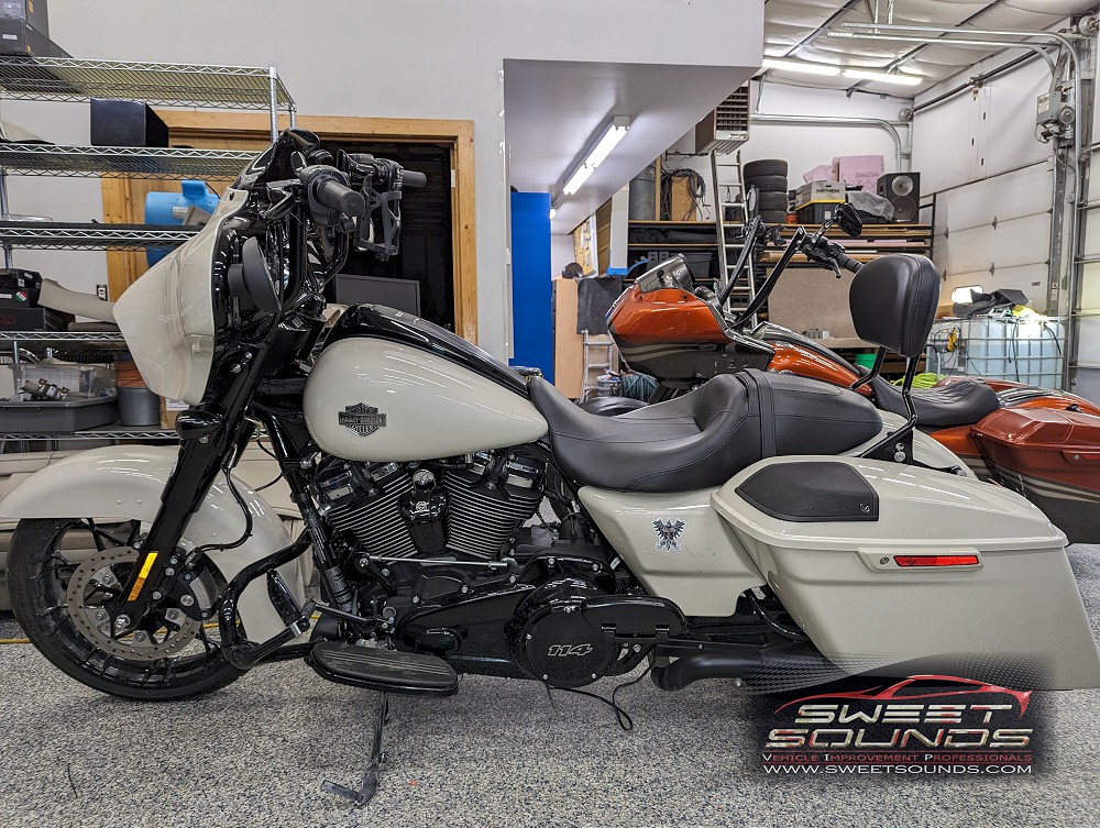 Transform your HarleyDavidson Street Glide with Sweet Sounds Premium